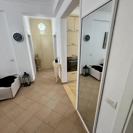 Appartamento At Your Abroad - In Private House Tirana