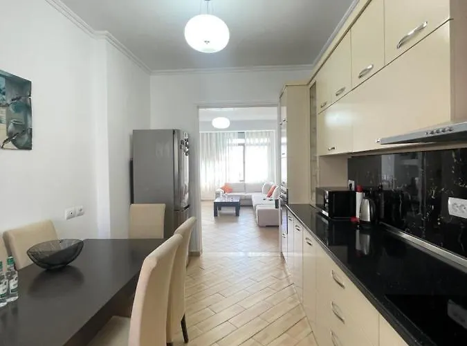 At Your Abroad - In Private House * Tiran